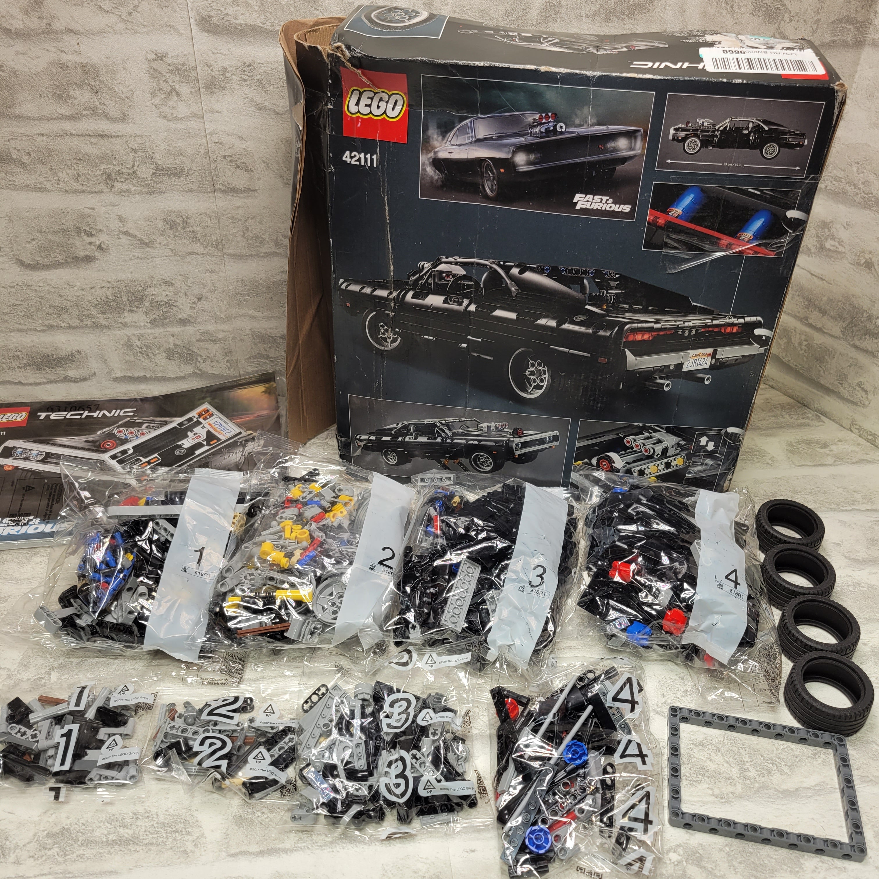 LEGO Technic Fast & Furious Dom's Dodge Charger 42111 (1,077 Pieces) (7705504612590)